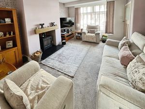 Lounge- click for photo gallery